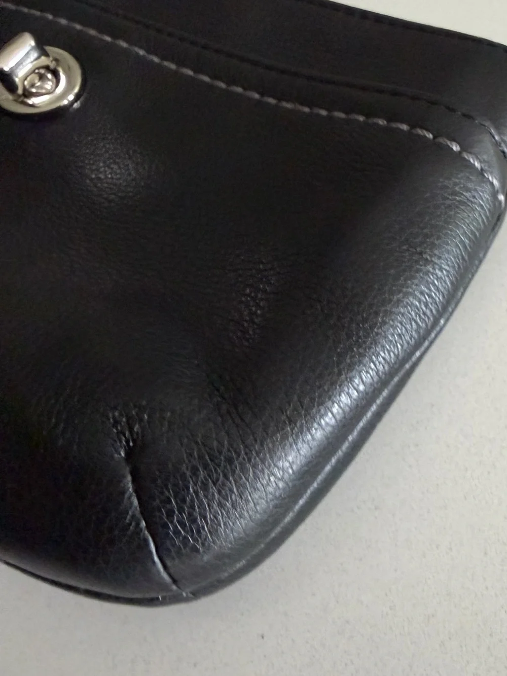 Coach Black Pebbled Leather Turnlock Wristlet Teal Lining